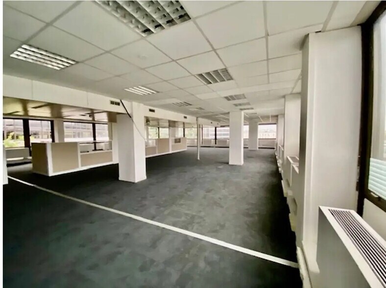 Bureau dans Saint-Cloud à vendre - Photo de l’immeuble – Image 3 sur 8