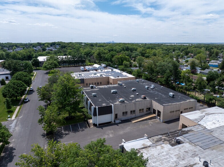 1803 Underwood Blvd, Delran, NJ à louer - Photo de l’immeuble – Image 1 sur 5