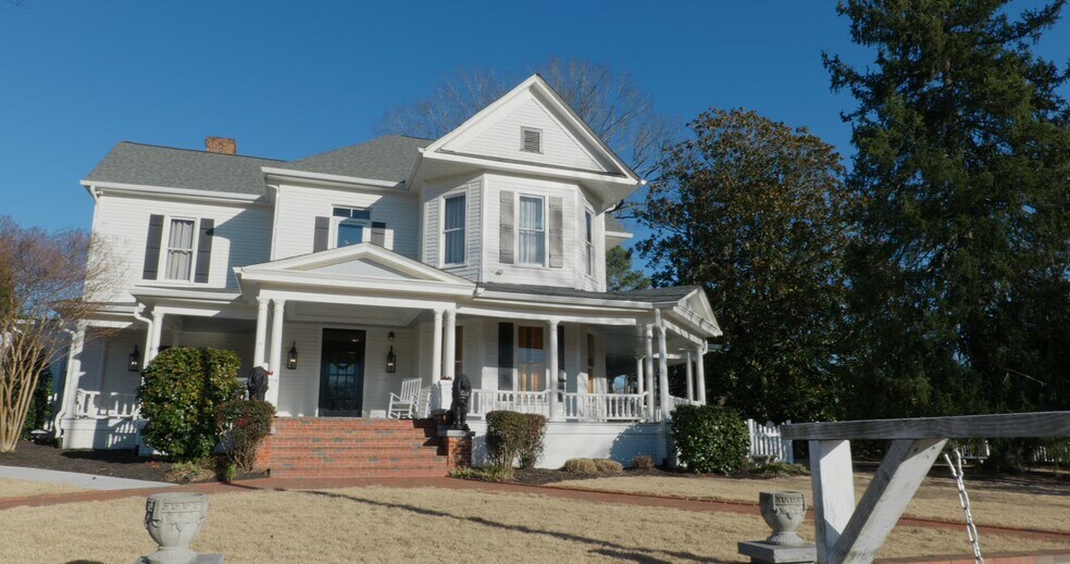 123 SE Railroad St, Youngsville, NC à vendre - Vidéo sur l’annonce professionnelle – Image 2 sur 43