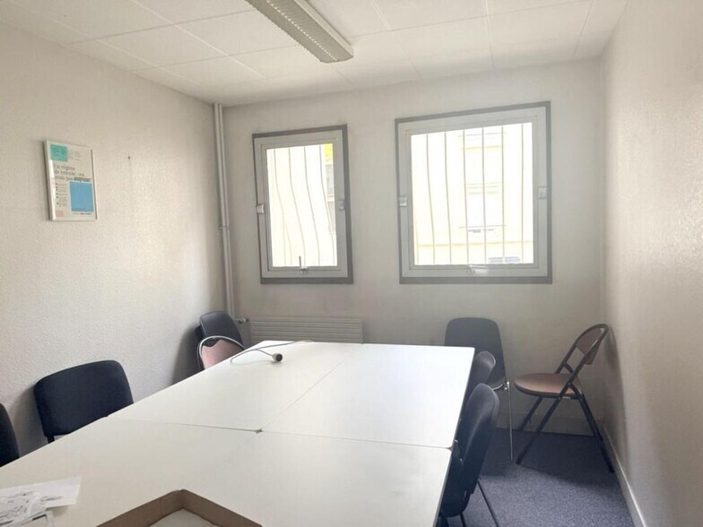 Bureau dans Aubervilliers à vendre - Photo intérieure – Image 3 sur 11