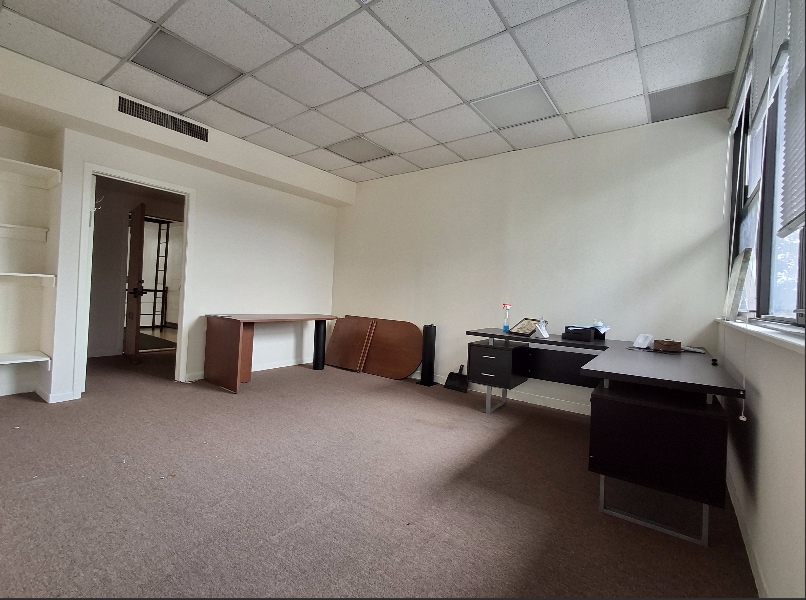 1 Great Neck Rd, Great Neck, NY à louer Photo intérieure– Image 1 sur 2