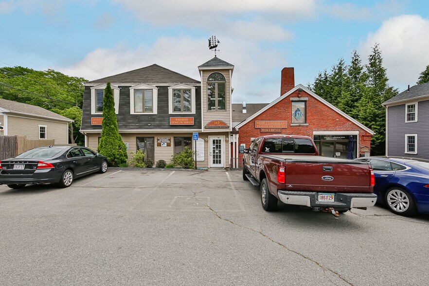 143 State St, Newburyport, MA à louer - Photo de l’immeuble – Image 1 sur 12