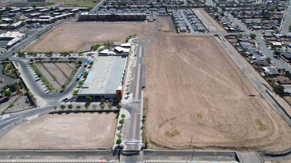 Dyer St, El Paso, TX à louer - Photo de l’immeuble – Image 3 sur 3