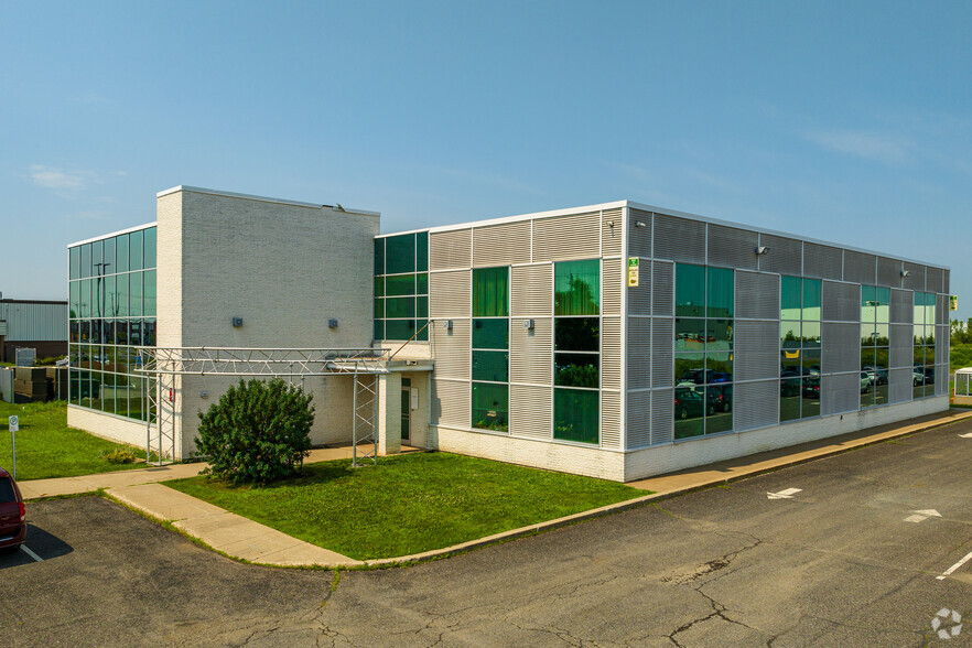 1555 Boul Lionel-Boulet, Varennes, QC à louer - Photo de l’immeuble – Image 2 sur 10