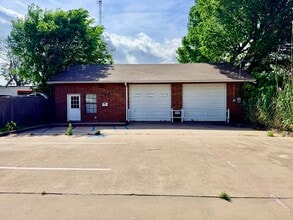 730 Wainwright St, Denton, TX à louer Photo de l’immeuble– Image 1 sur 14