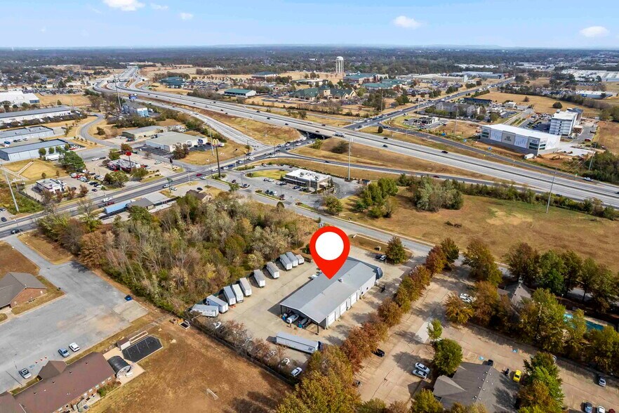 1500 Phyllis St, Bentonville, AR à vendre - Photo de l’immeuble – Image 3 sur 29