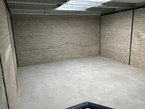 Bureau dans Champagne-sur-Oise à louer Photo intérieure– Image 1 sur 2