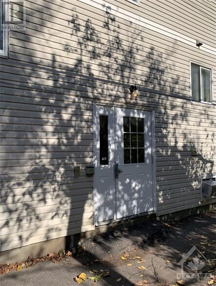 369 Lafontaine Ave, Ottawa, ON à vendre - Photo de l’immeuble – Image 3 sur 28