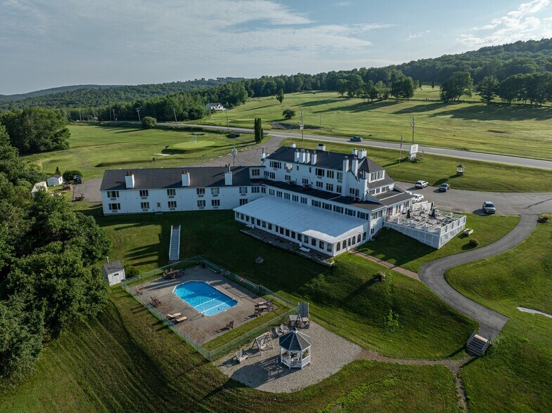 2517 Main Rd, Dedham, ME à vendre - Photo de l’immeuble – Image 2 sur 18