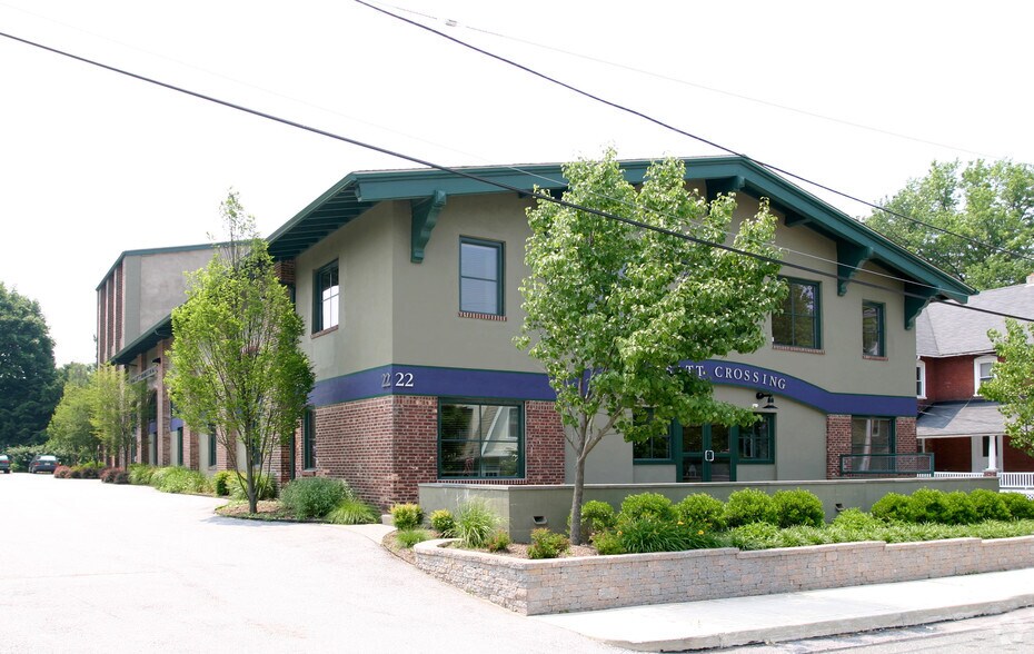 22 Cassatt Ave, Berwyn, PA à louer - Photo de l’immeuble – Image 1 sur 9