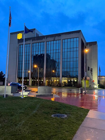 800 Main St, Anderson, IN à louer - Photo de l’immeuble – Image 3 sur 13