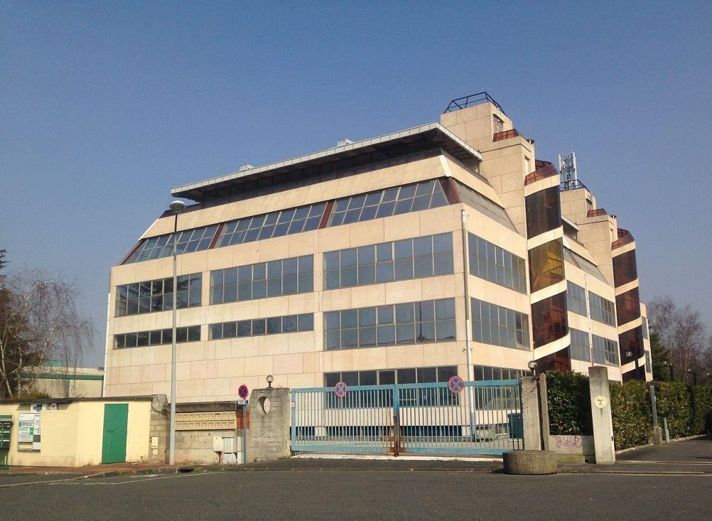 Local d'activités dans Domont à vendre Photo de l’immeuble– Image 1 sur 27