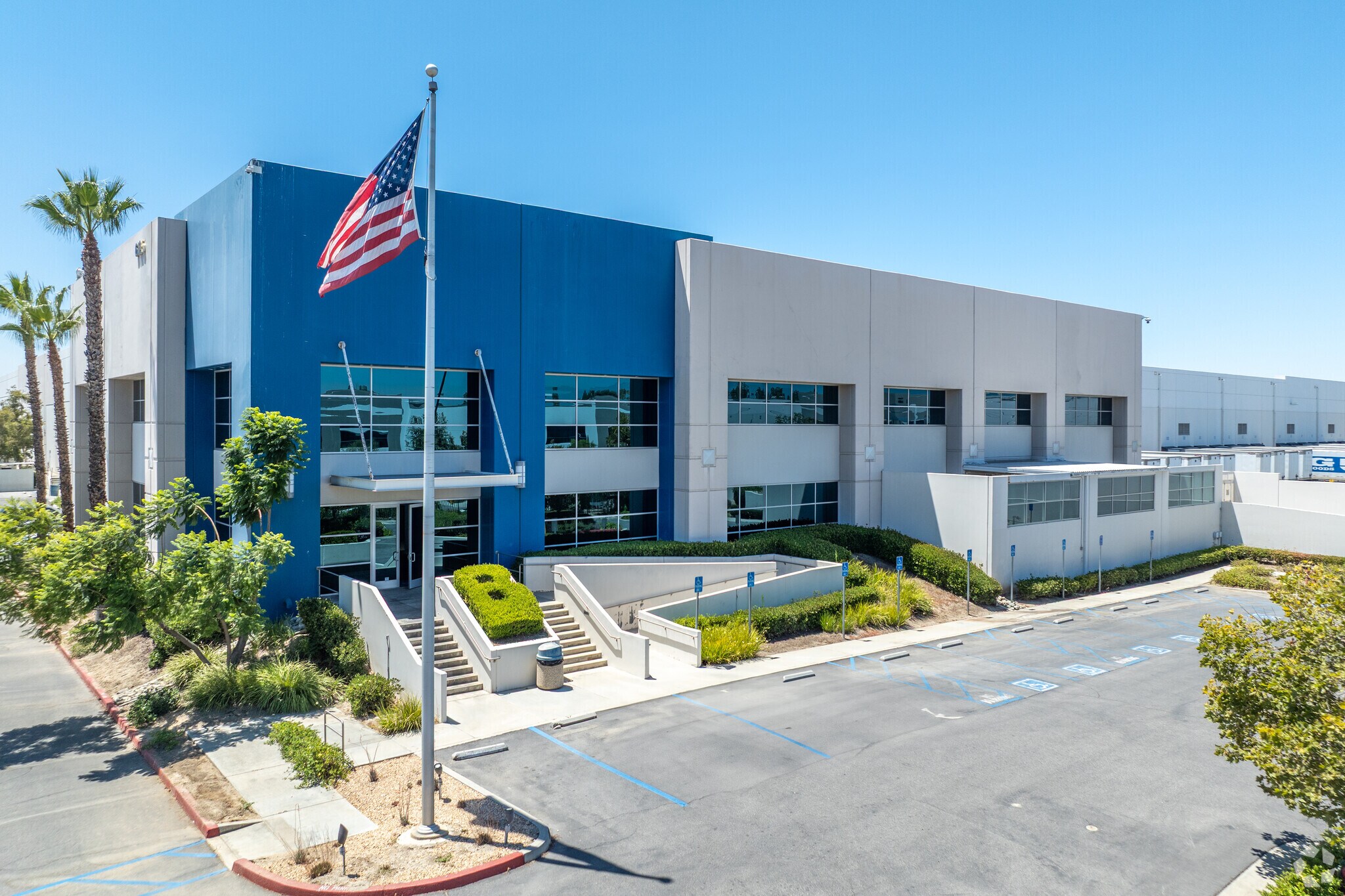 6125 Sycamore Canyon Blvd, Riverside, CA à louer Photo principale– Image 1 sur 5