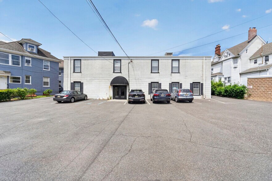 89 Valley Rd, Montclair, NJ à vendre - Photo de l’immeuble – Image 2 sur 59