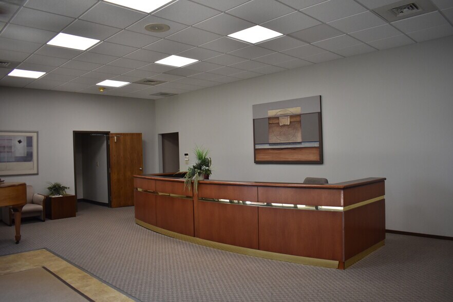 1661 Old Henderson Rd, Upper Arlington, OH à vendre - Photo intérieure – Image 2 sur 3