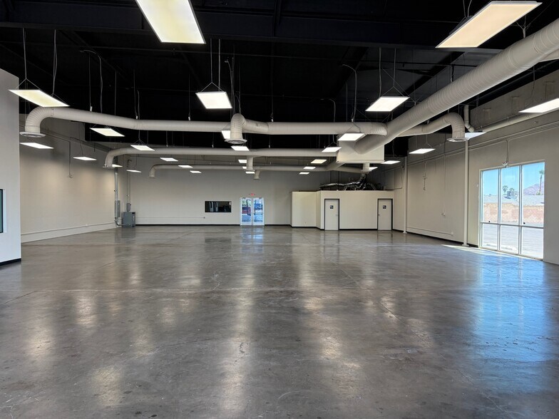 4440 E Tropicana Ave, Las Vegas, NV à louer - Photo de l’immeuble – Image 3 sur 7