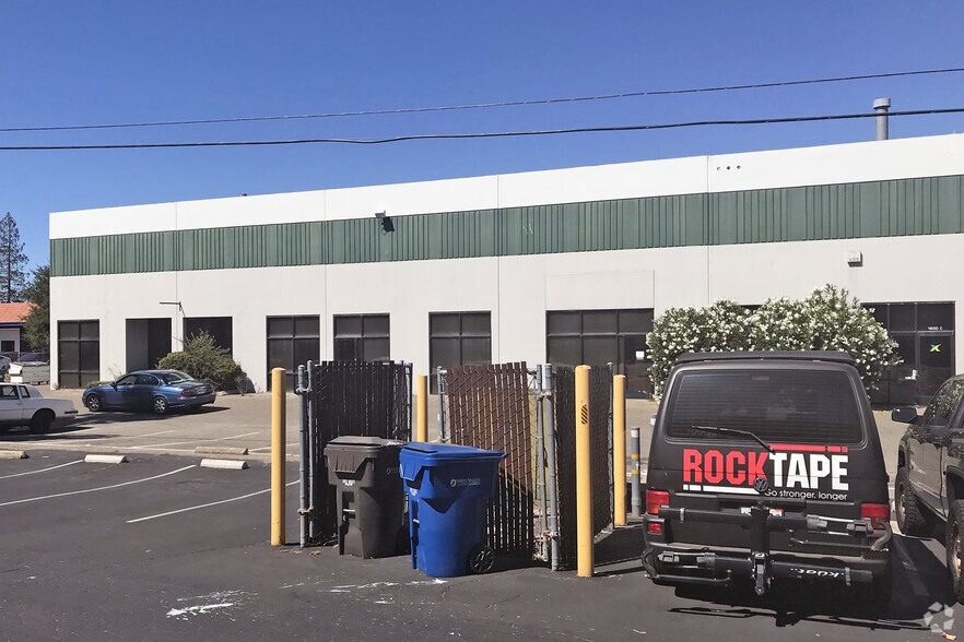 1600 Dell Ave, Campbell, CA à louer - Photo de l’immeuble – Image 3 sur 5