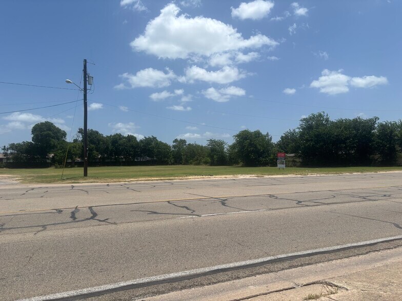 801 E Veterans Memorial Blvd, Killeen, TX à vendre - Photo de l’immeuble – Image 2 sur 7