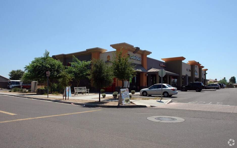 5707 W Northern Ave, Glendale, AZ à louer - Photo de l’immeuble – Image 2 sur 15