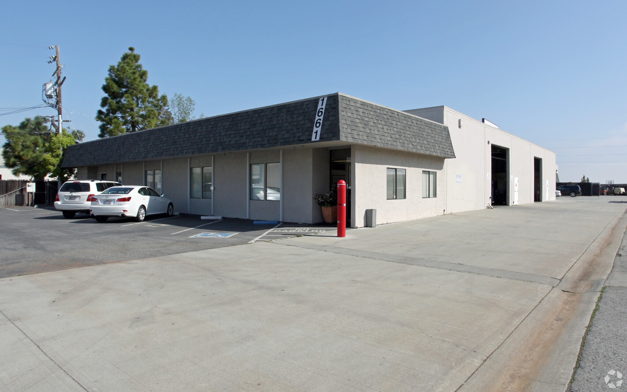 1661 Industrial Rd, San Carlos, CA à louer Photo principale– Image 1 sur 3