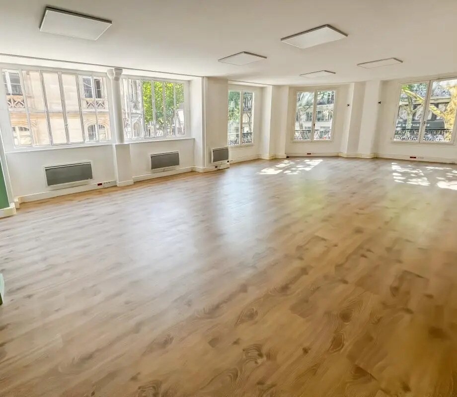 Bureau dans Paris à louer Photo de l’immeuble– Image 1 sur 10