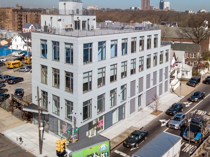 136-21 Hillside Ave, Richmond Hill, NY à louer - Aérien – Image 2 sur 43