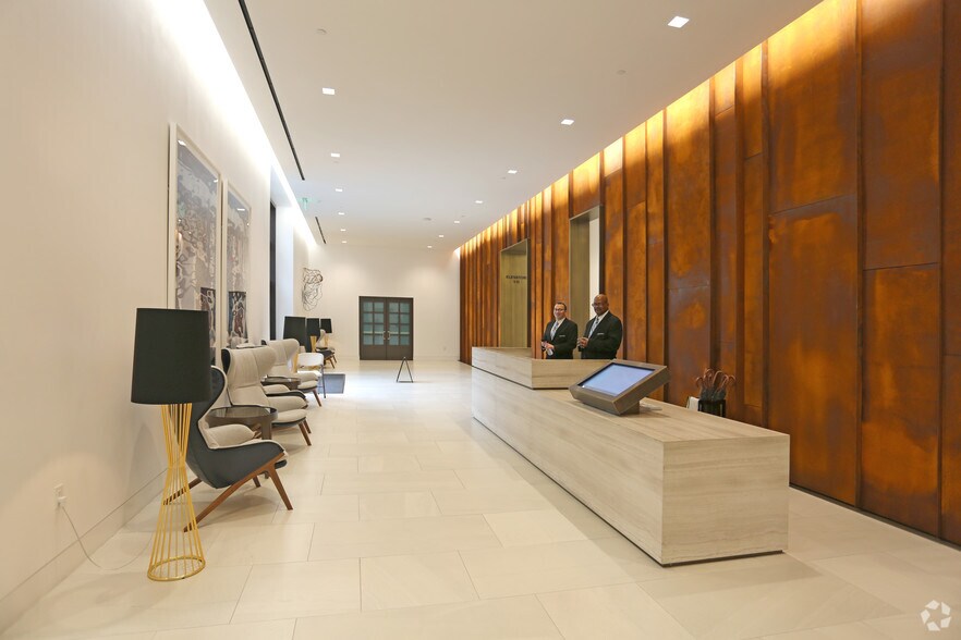 8910 University Center Ln, San Diego, CA à louer - Hall d’entrée – Image 3 sur 31