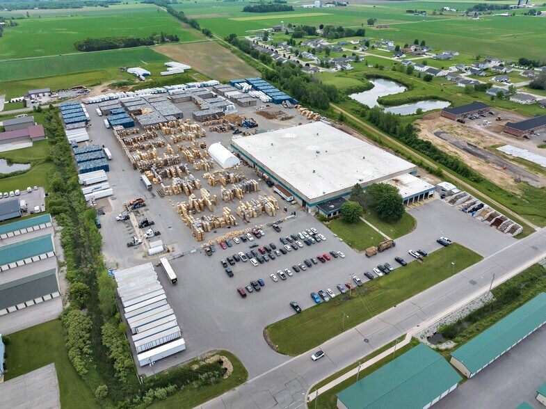 112 N Mainline Dr, Seymour, WI à vendre - Photo de l’immeuble – Image 3 sur 5