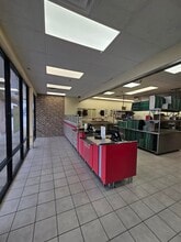 690-700 S Reilly Rd, Fayetteville, NC à louer Photo intérieure– Image 2 sur 8