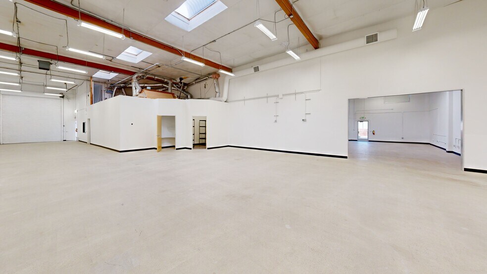 1070-1080 Terra Bella Ave, Mountain View, CA à louer - Numérisation 3D Matterport – Image 2 sur 15