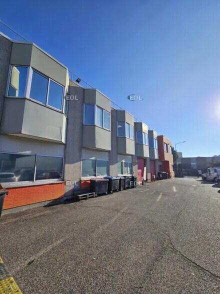 Local d’activités dans Villejuif à louer - Photo de l’immeuble – Image 3 sur 11