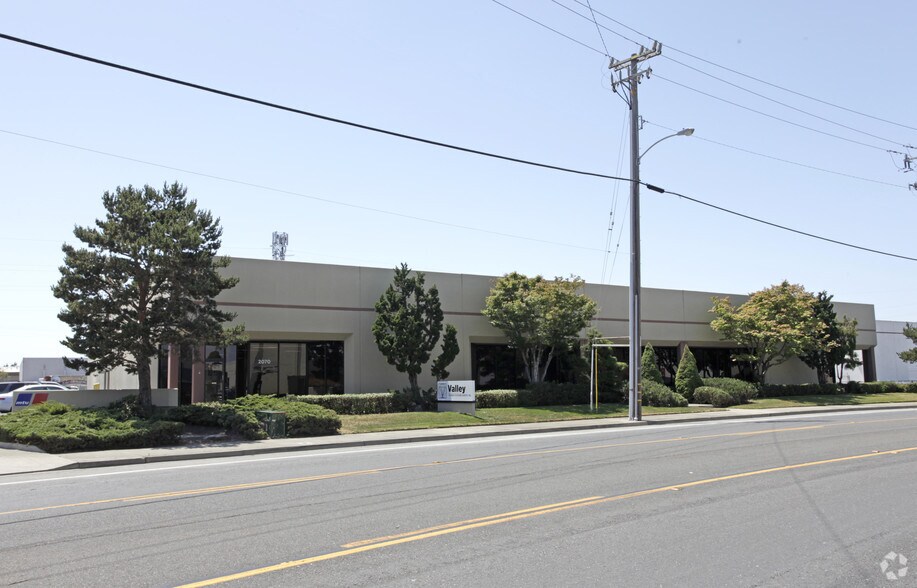 2070-2074 Farallon Dr, San Leandro, CA à louer - Photo de l’immeuble – Image 3 sur 3