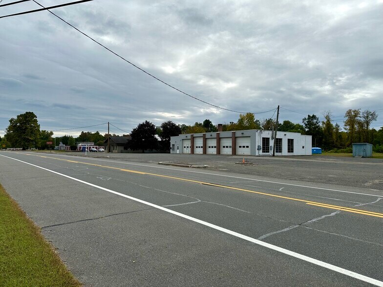 1955 N Main St, Sheffield, MA à vendre - Photo de l’immeuble – Image 3 sur 11