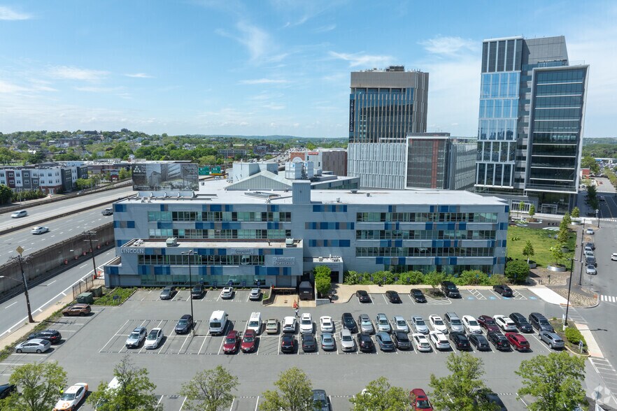 5 Middlesex Ave, Somerville, MA à louer - Photo de l’immeuble – Image 3 sur 4