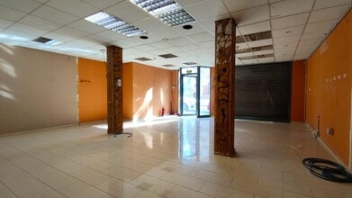 Local commercial dans Rubí, Barcelona à louer Photo intérieure– Image 1 sur 15