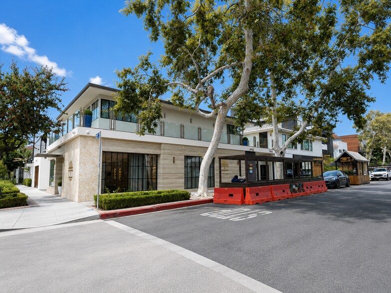 8461-8463 Melrose Pl, Los Angeles, CA à louer - Photo de l’immeuble – Image 2 sur 7