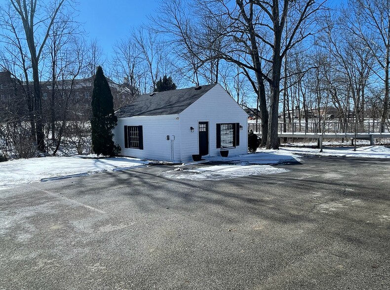153 E Dublin Granville Rd, New Albany, OH à louer - Photo de l’immeuble – Image 3 sur 28