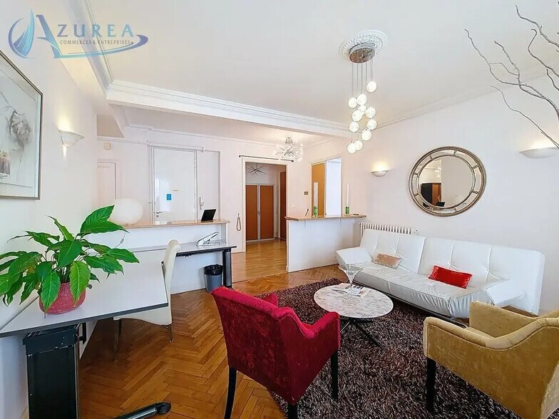 Bureau dans Nice à louer - Photo de l’immeuble – Image 2 sur 9