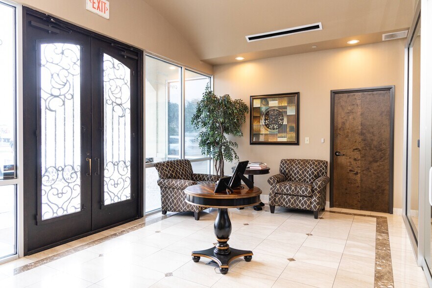 4120 W Spring Creek Pky, Plano, TX à louer - Photo de l’immeuble – Image 3 sur 14
