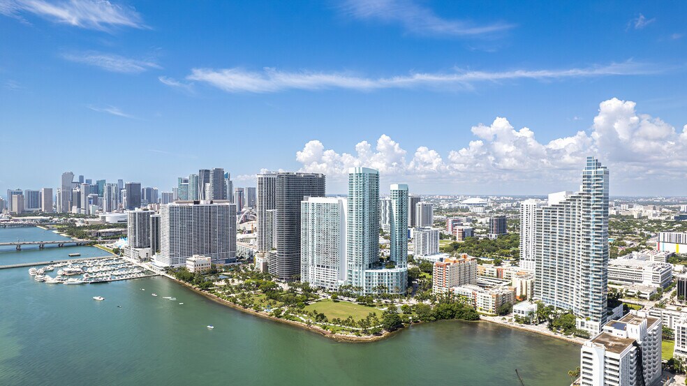 1900 N Bayshore Dr, Miami, FL à vendre - Photo principale – Image 1 sur 17