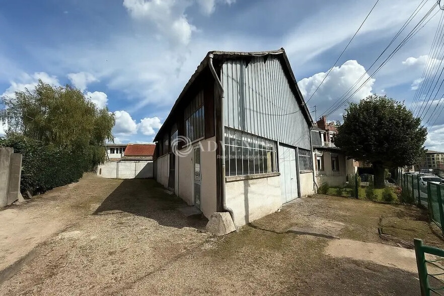 Industriel/Logistique dans Orléans à vendre - Photo de l’immeuble – Image 1 sur 10
