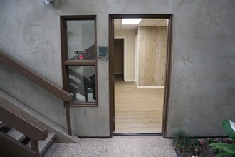 15052 Springdale St, Huntington Beach, CA à louer Photo intérieure– Image 1 sur 9