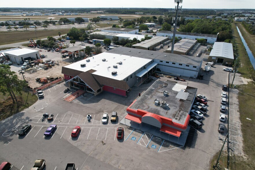 5 Building Industrial Asset For Sale portefeuille de 5 biens à vendre sur LoopNet.fr - Photo de l’immeuble – Image 3 sur 6