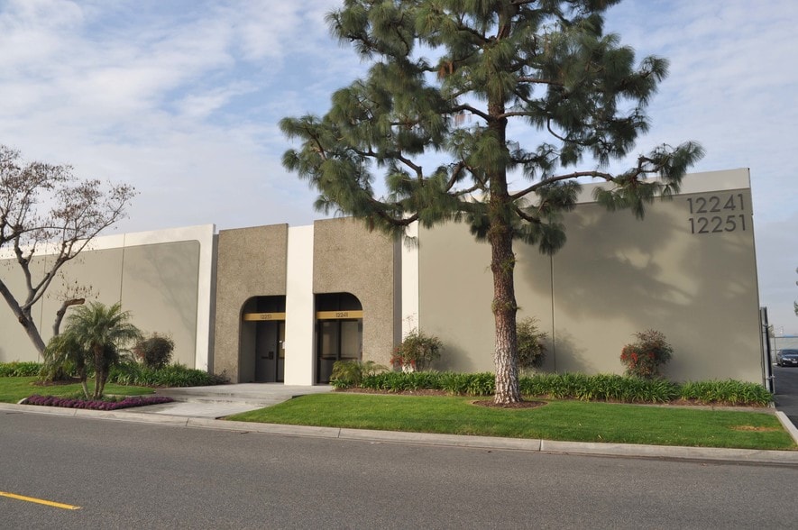 12241-12271 Industry St, Garden Grove, CA à louer - Photo de l’immeuble – Image 3 sur 3