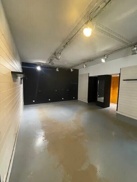 Local commercial dans Tarbes à louer - Photo intérieure – Image 2 sur 12