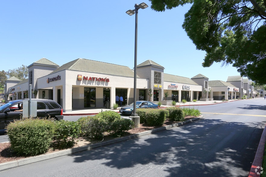 1955 W Texas St, Fairfield, CA à louer - Photo principale – Image 2 sur 7
