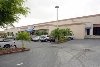 Plus de détails pour 1730 W 38th Pl, Hialeah, FL - Industriel/Logistique à louer