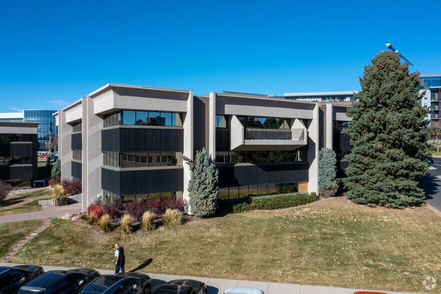 6950 E Belleview Ave, Greenwood Village, CO à louer - Photo de l’immeuble – Image 2 sur 7