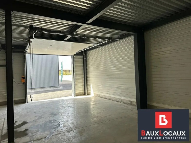 Local d’activités dans Vedène à louer - Photo de l’immeuble – Image 2 sur 7