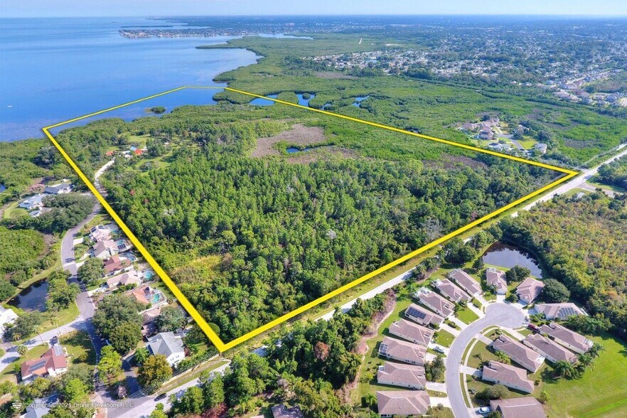 3130 Shipwatch Dr, Holiday, FL à vendre - Photo de l’immeuble – Image 2 sur 4